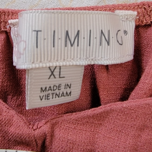 Timing Blouse - Picture 5 of 6